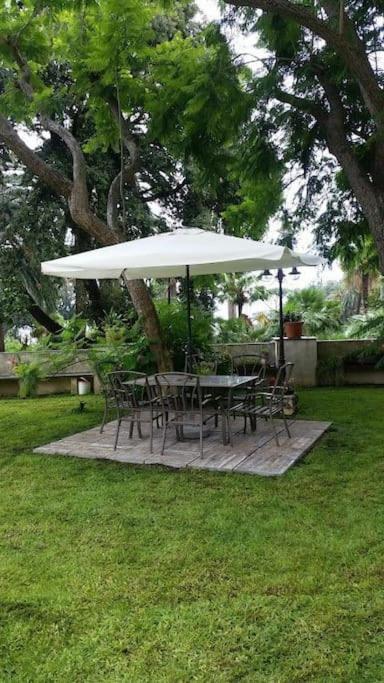 Casetta Jacaranda Genoa Bagian luar foto